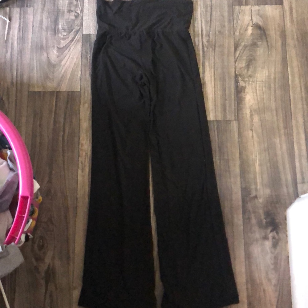 Black yoga pants
